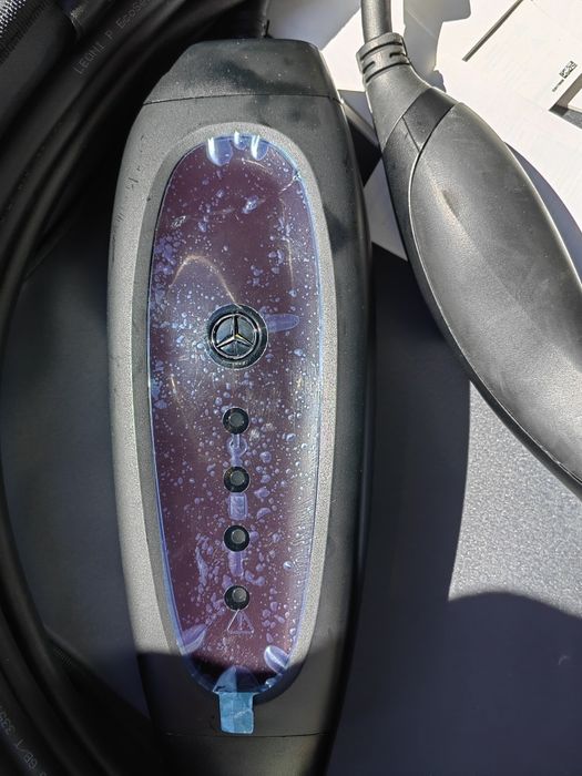 Оригинален кабел за зареждане на Мерцедес бенц