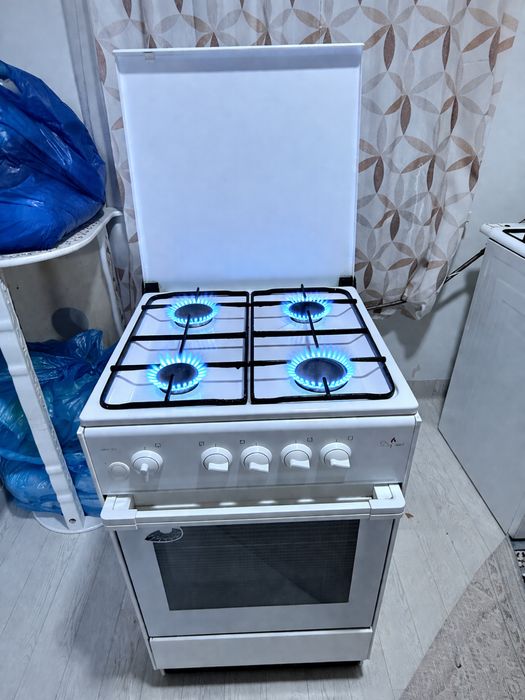 Продам газ плиту с доставкой отлично работает