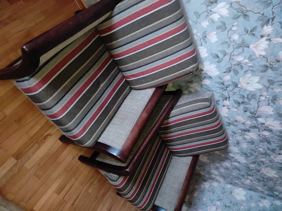 Диван и два кресла б/у