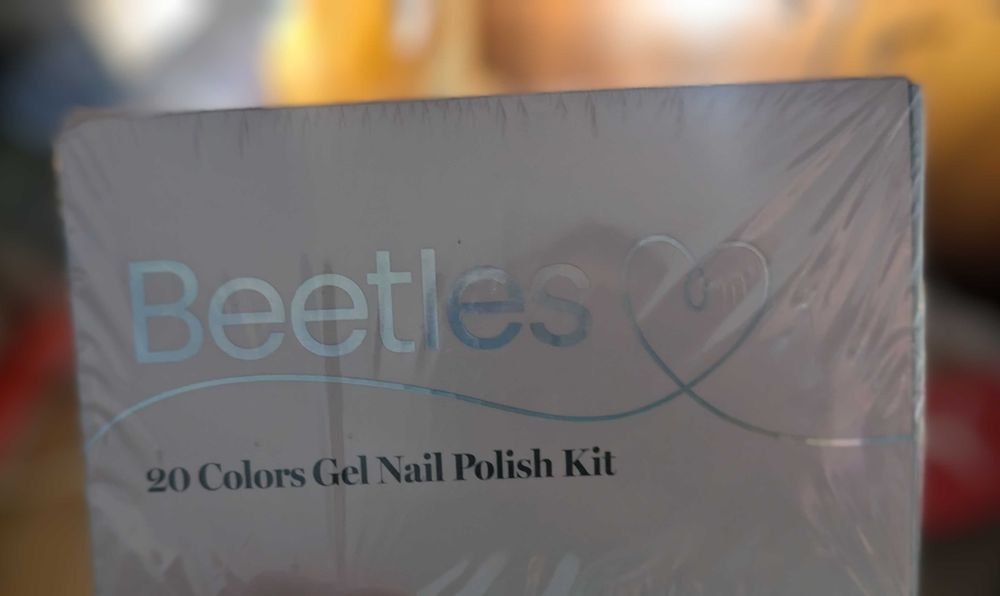 Продавам нови гел лакове