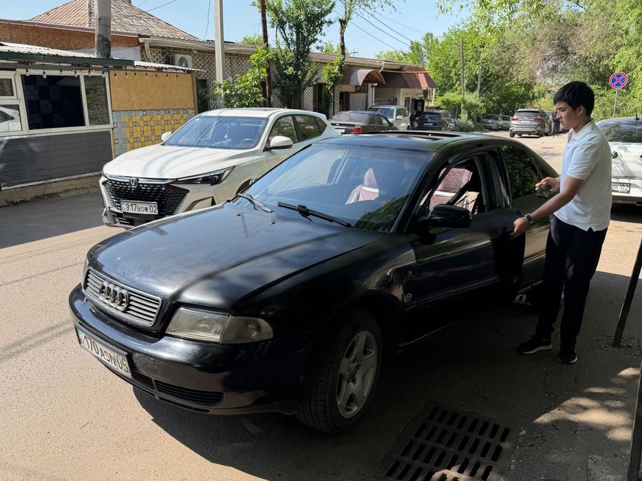 Audi A4 продам, ватсап номер