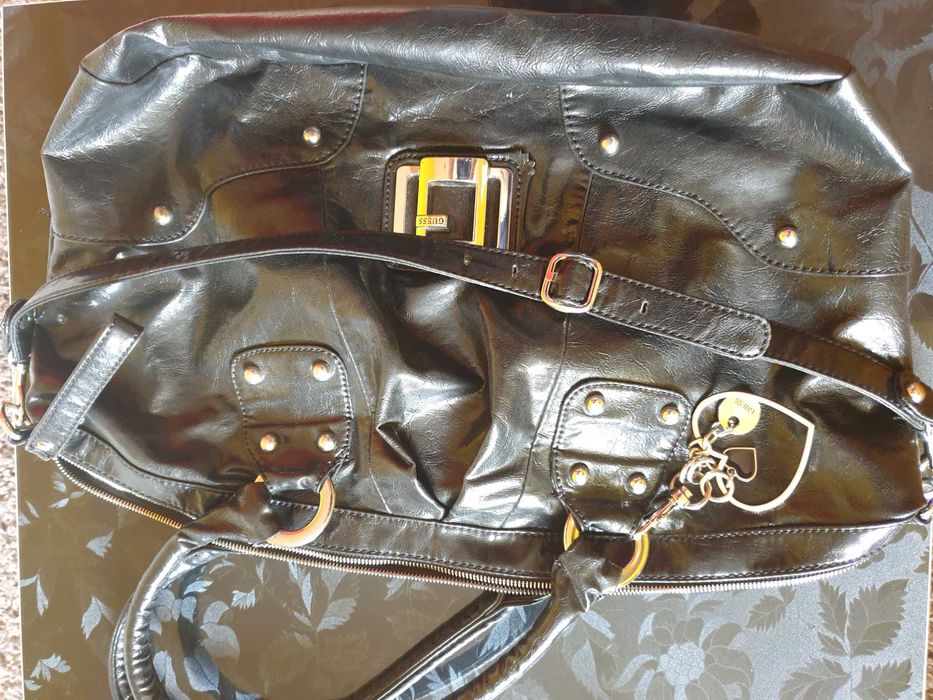 Дамска чанта  Guess