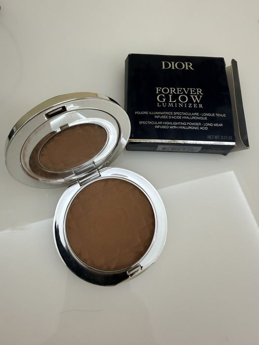 Dior хайлайтър Forever glow