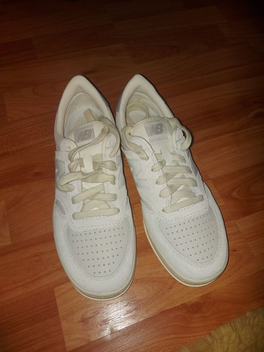 New Balance nr38 23.5cm piele întoarsă