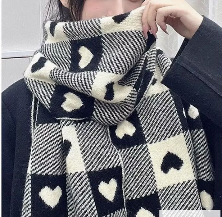 Шарф с сердечками