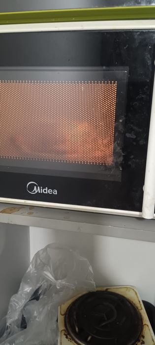 Микроволновка Midea