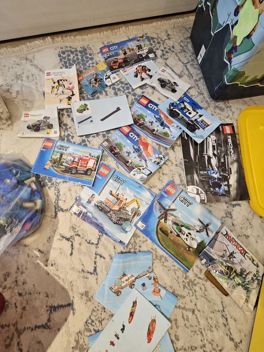 Продам более 2000 оригинальных деталей LEGO