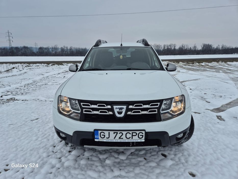 Vând Dacia Duster
