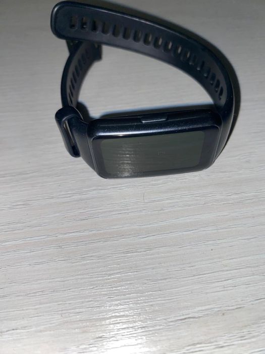 смарт часы huawei band 6 б/у оригинал