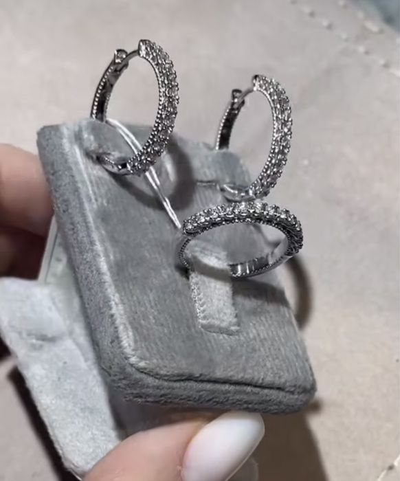 Продам бриллиантовый комплект