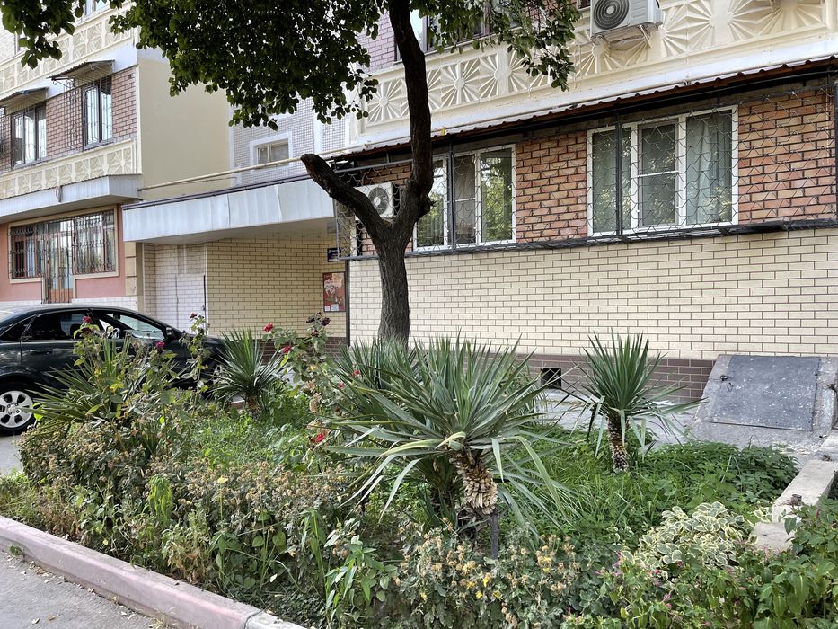 Кушбеги Башлык 3в4/1/9  3в4-х комнатный 1этаж подофис+Подвал 16м кв