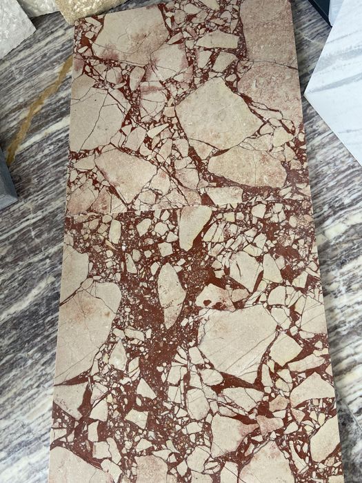 Полиран мрамор Калаката Роса