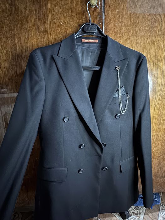 Продается костюм (48)без брюки