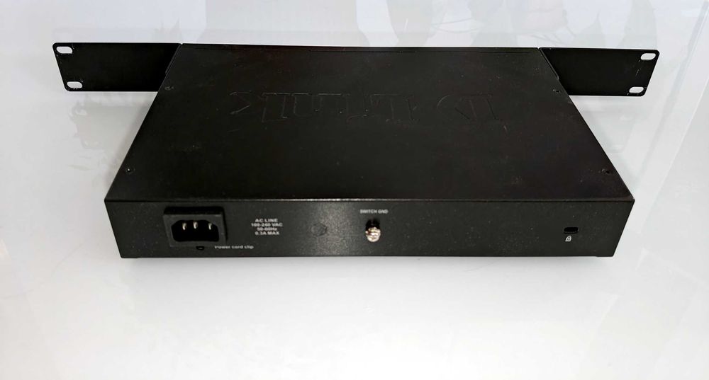 D-Link DGS-1024D (24-Port Gigabit Ethernet Switch) – Тестван и работещ