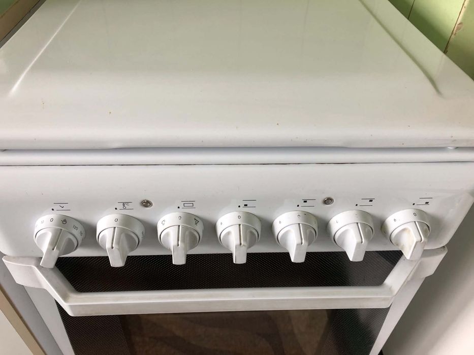 Готварска печка фурна Indesit
