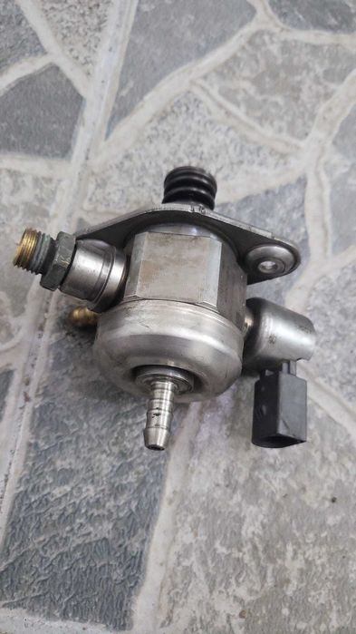 Pompa combustibil Audi A3 8V 1.8TFSi 180 cai CJSA cod : 06K127025A