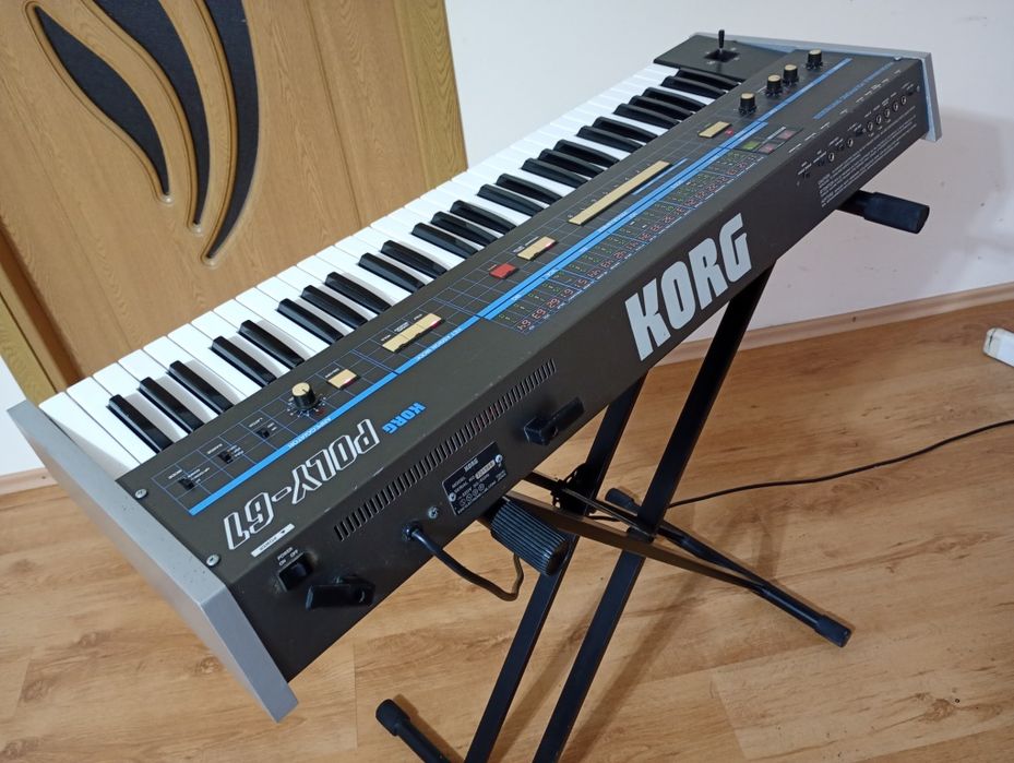 Korg POLY 61 sintetizator analogic orgă pian