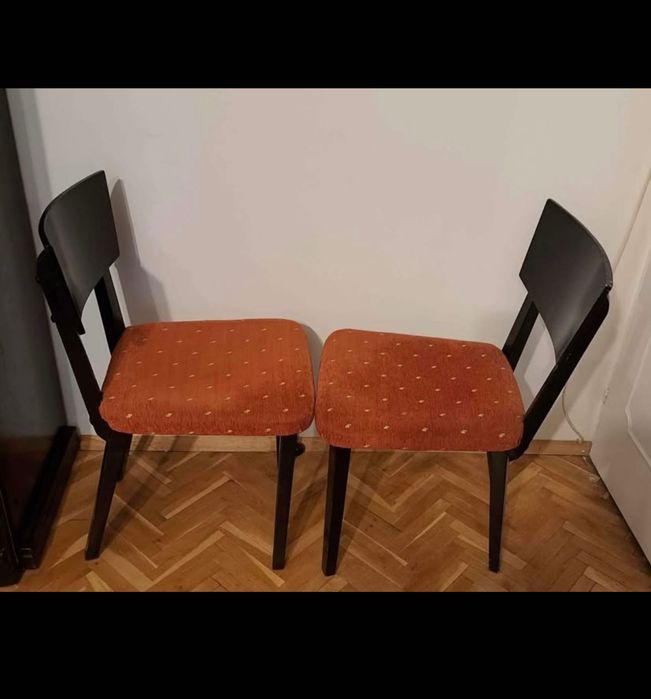 Трапезни столове