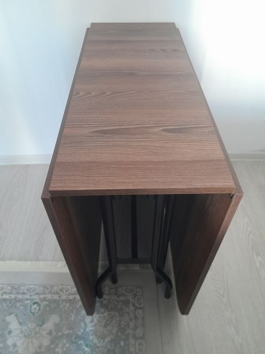 Продается стол книжка