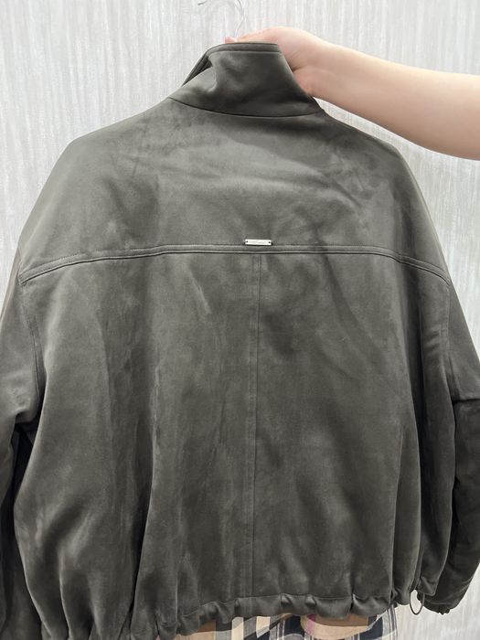 Куртка бомбер на сейчас новая