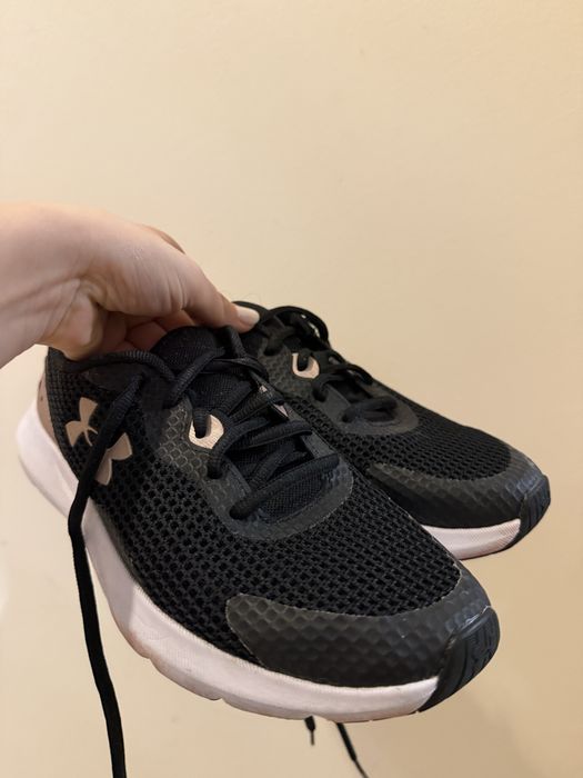 маратонки under armour