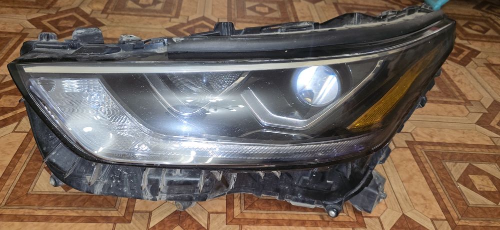 Фары тойота хайлендер