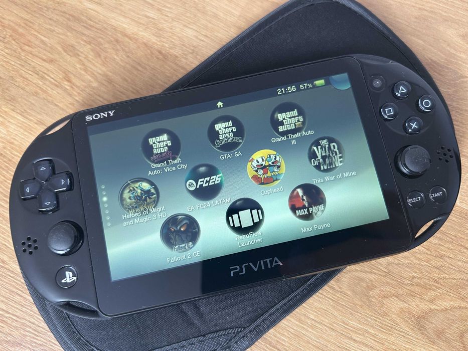 PS Vita Slim modată — 128GB, sute de jocuri incluse | Japonia
