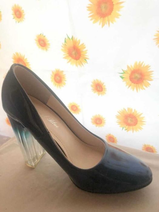 pantofi cu toc inalt