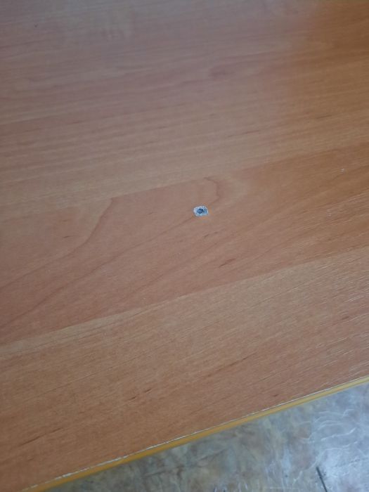 Продаётся стол для учебы