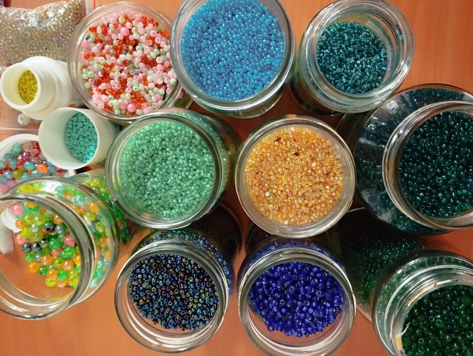 Продам бисер и бусины для рукоделия