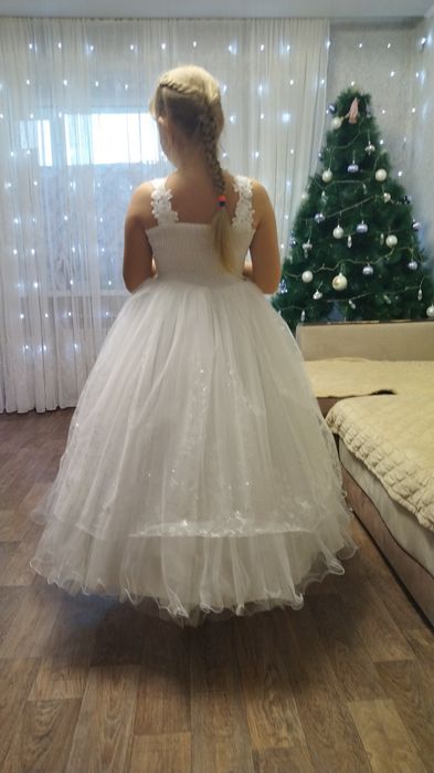 Продам нарядное платье.