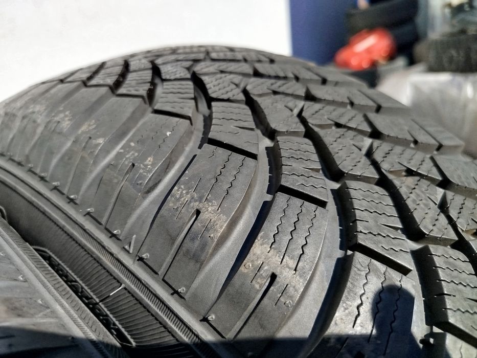 225/65/17 Фалкен ДОТ 2018 г - Като Нови