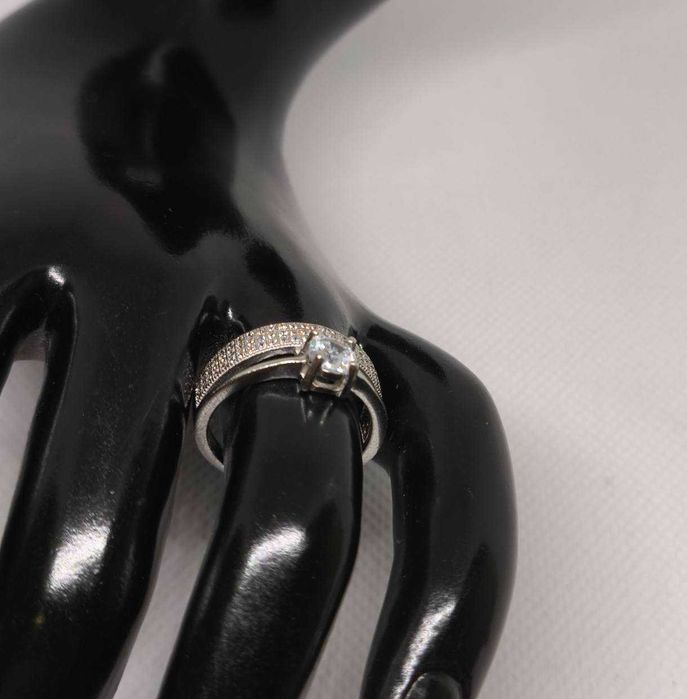 Сребърен пръстен с фианити – проба 925, нов, размер 17