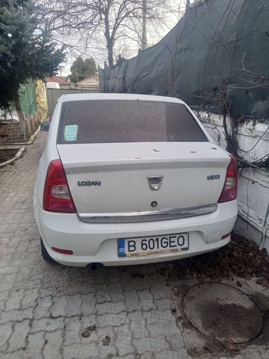 Dezmembrez Dacia Logan