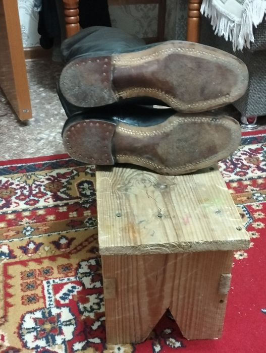 Продам кожанные сапоги