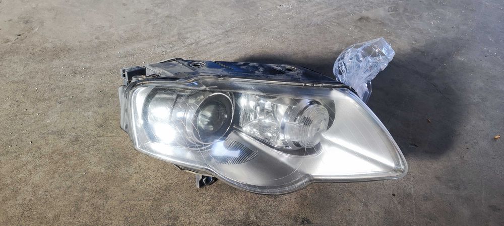 Far dreapta xenon volkswagen vw passat b6 sedan 4x4 BMP 2.0 TDI
