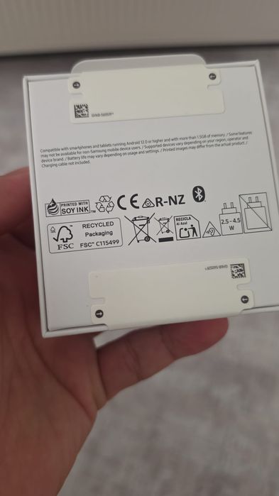 Galaxy  Buds 4..