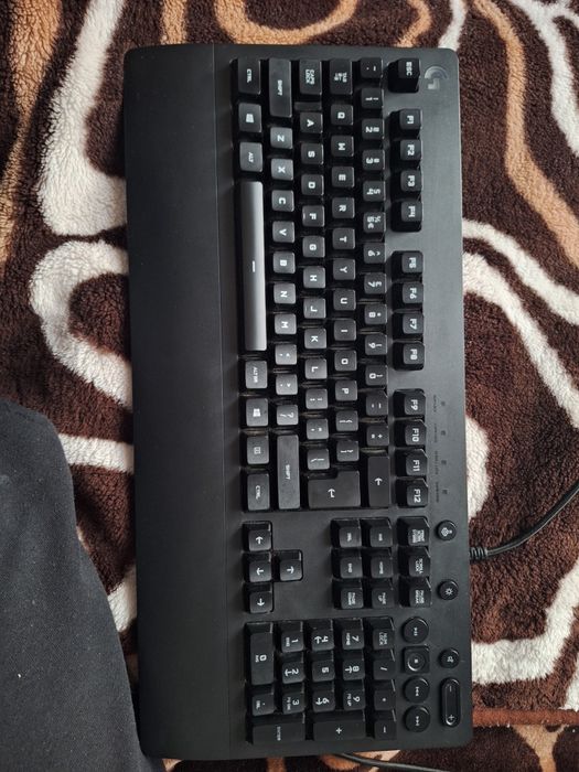 Tastatură Logitech G213