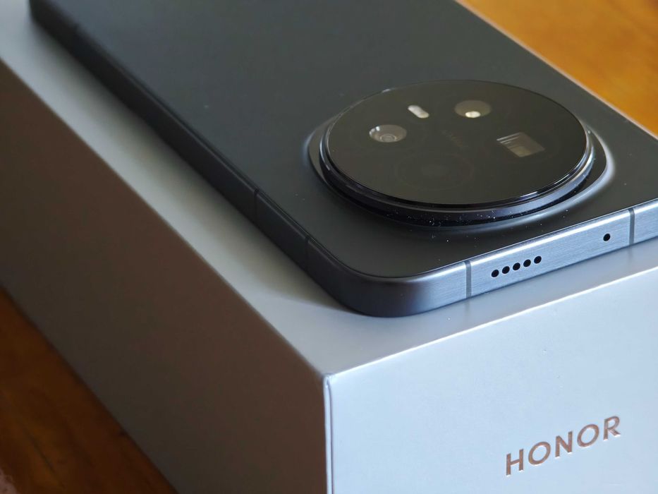 Нов Honor Magic8 16/512 черен;6.58";SD8 Elite Gen5;7000mAh;50x50x64mpx