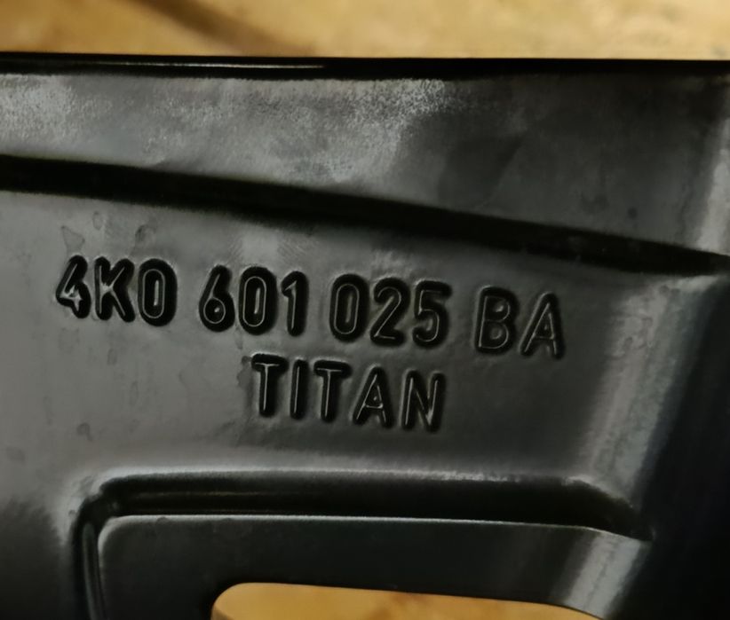 Оригинални джанти с гуми зимни 22 цола Audi Rs6 Rs7 дот 2023г.