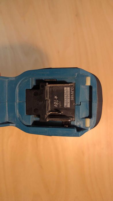 Fierestrău pendular Makita DJV185