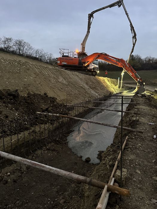 Inchiriez utilaje de constructii