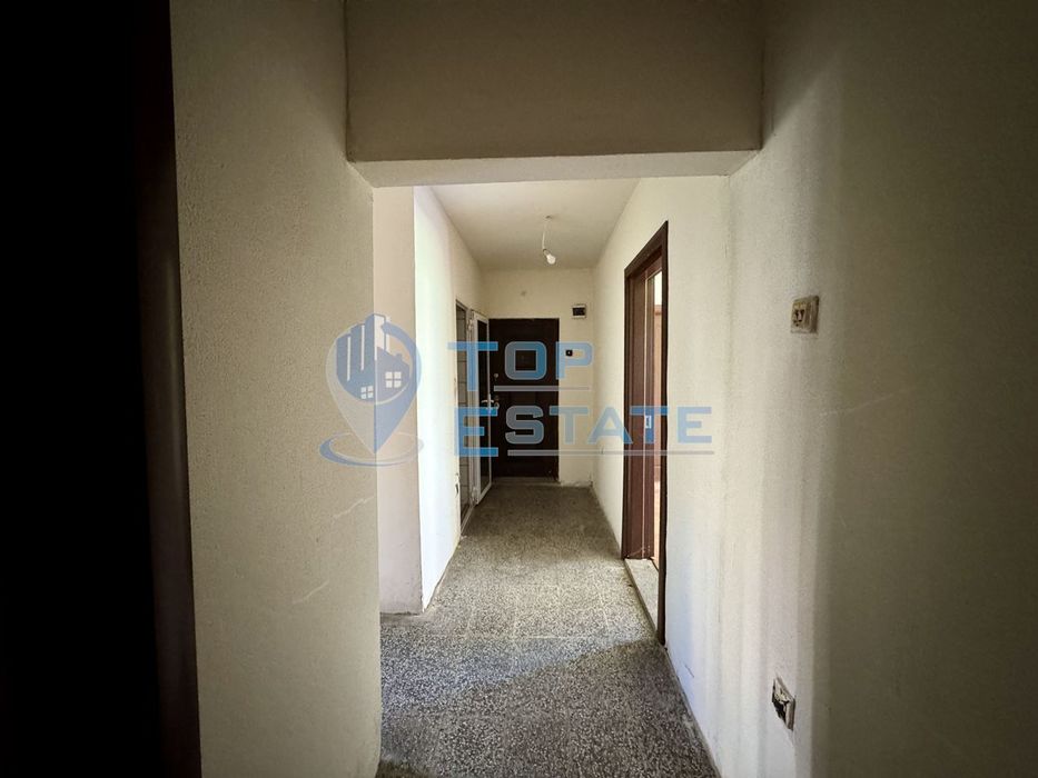 Тристаен панелен апартамент в широкия център на град Велико Търново
