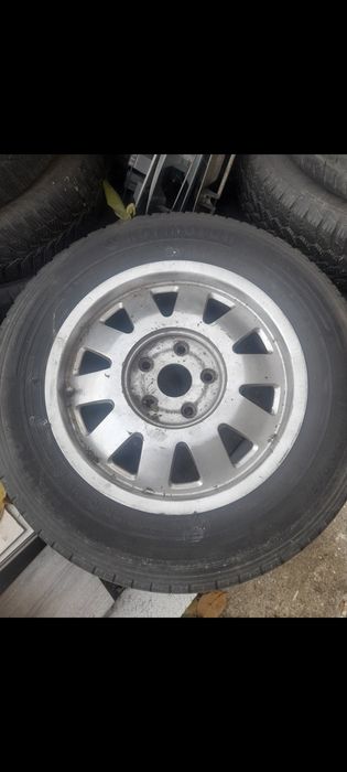 Гуми с джанти  195 70 15с за бус
