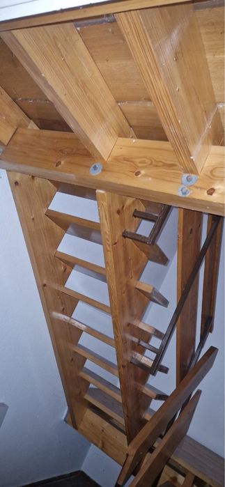 Scara lemn masiv interior