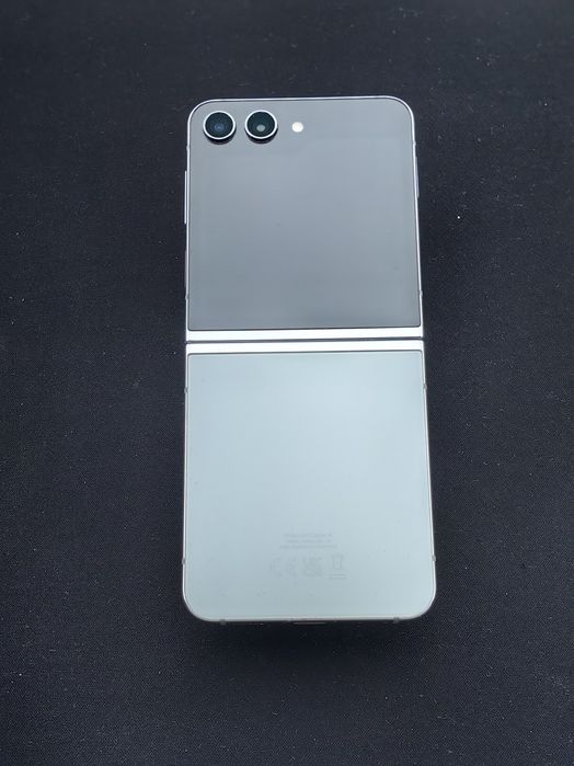 Samsung Galaxy Z Flip5 256 GB ID-twp757