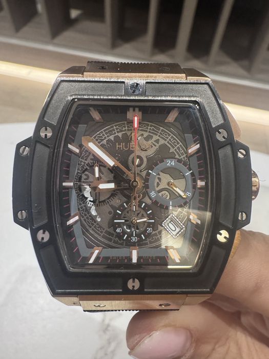 Нов Часовник HUBLOT