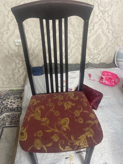 Продаю срочно стулья