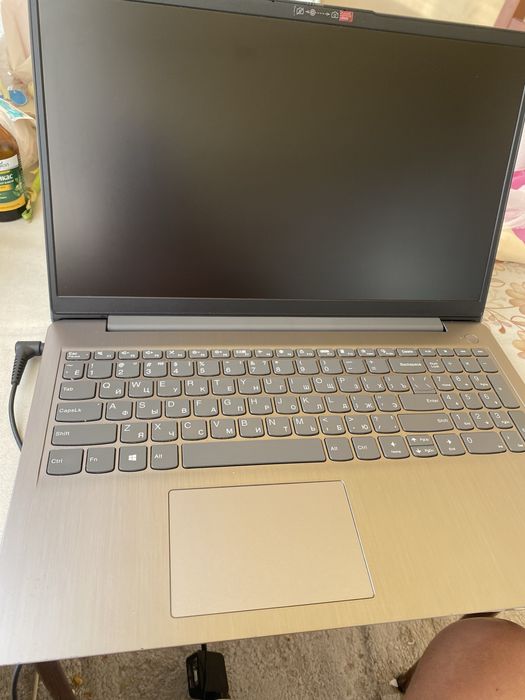 Сросно продам ноутбук Lenovo ideapad 3 15 ITL6