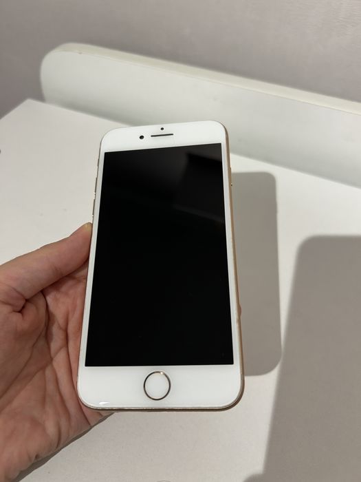 Продам ipone 8 64 гб